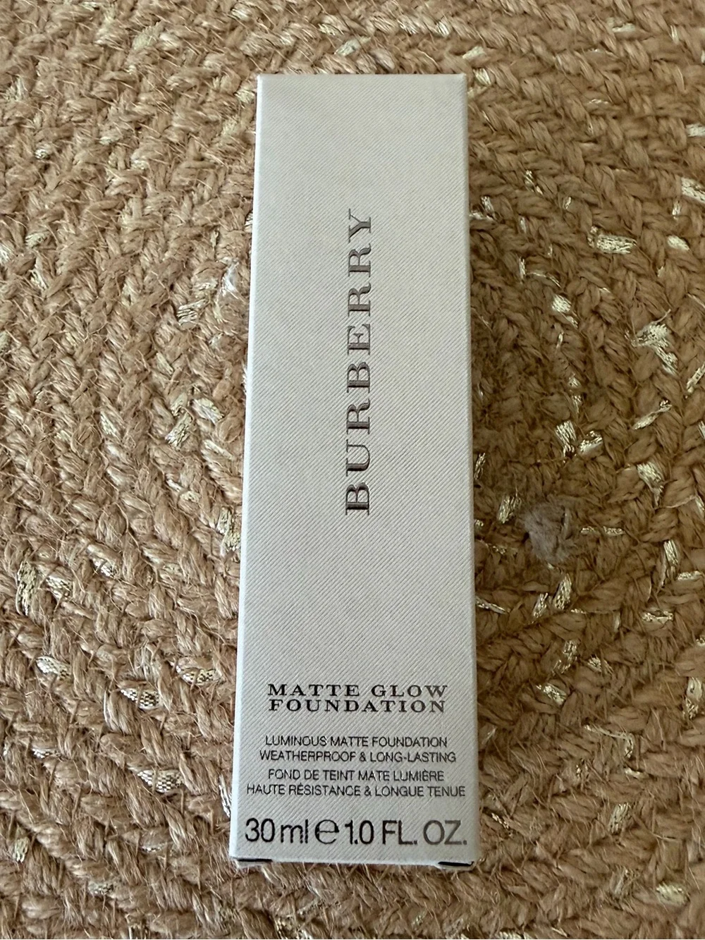 Burberry Matte Glow Foundation Dark Cool No. 140